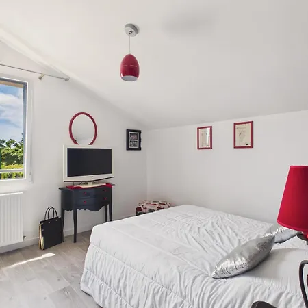 Feriehus Maison Au Calme Pour 8 Avec Jardin Saint-Michel-Chef-Chef