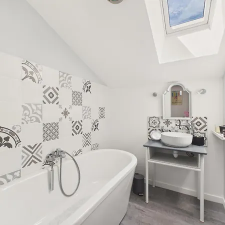 Maison Au Calme Pour 8 Avec Jardin Nyaraló