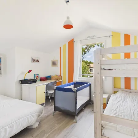 Maison Au Calme Pour 8 Avec Jardin Feriehus